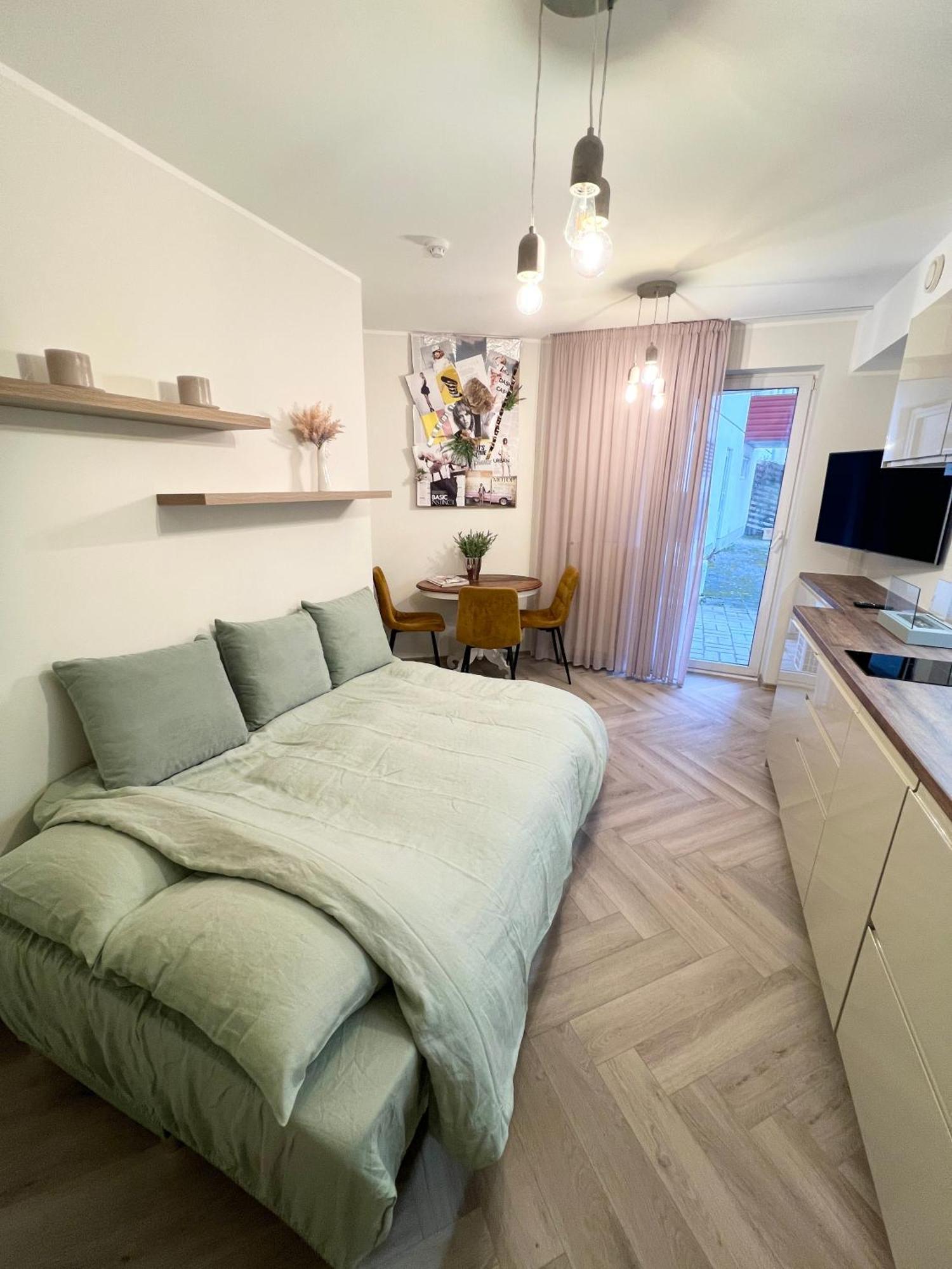 Modern Studio Apartment With Full Kitchen And Bathroom In Kadriorg, Tallinn City Centre Exterior photo